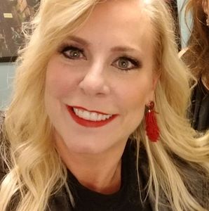 Meet your Posher, Lisa